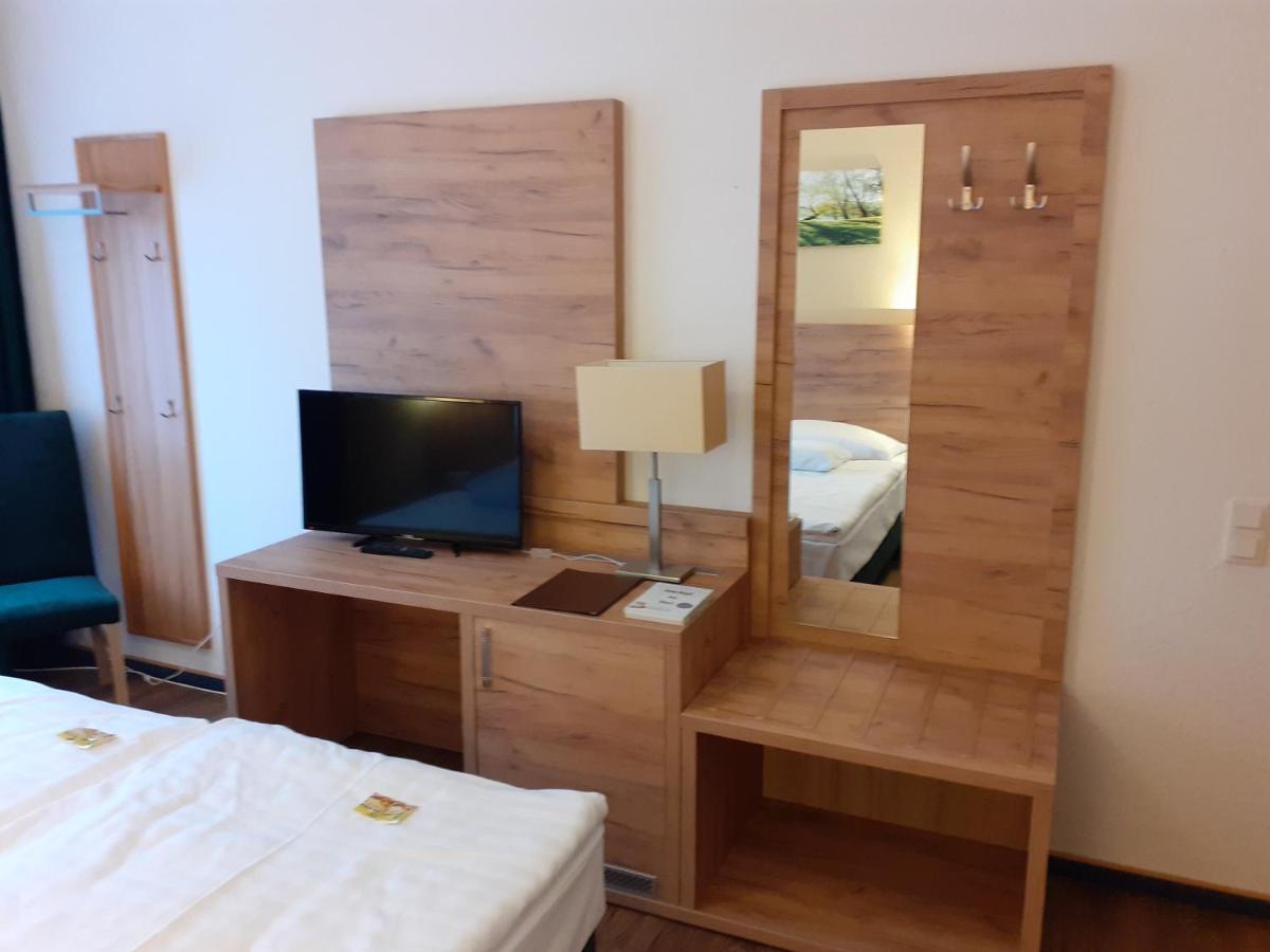 Land-Gut-Hotel Zum Alten Forsthaus - Aufladestation Fuer Elektroautos Hürtgenwald Exteriör bild