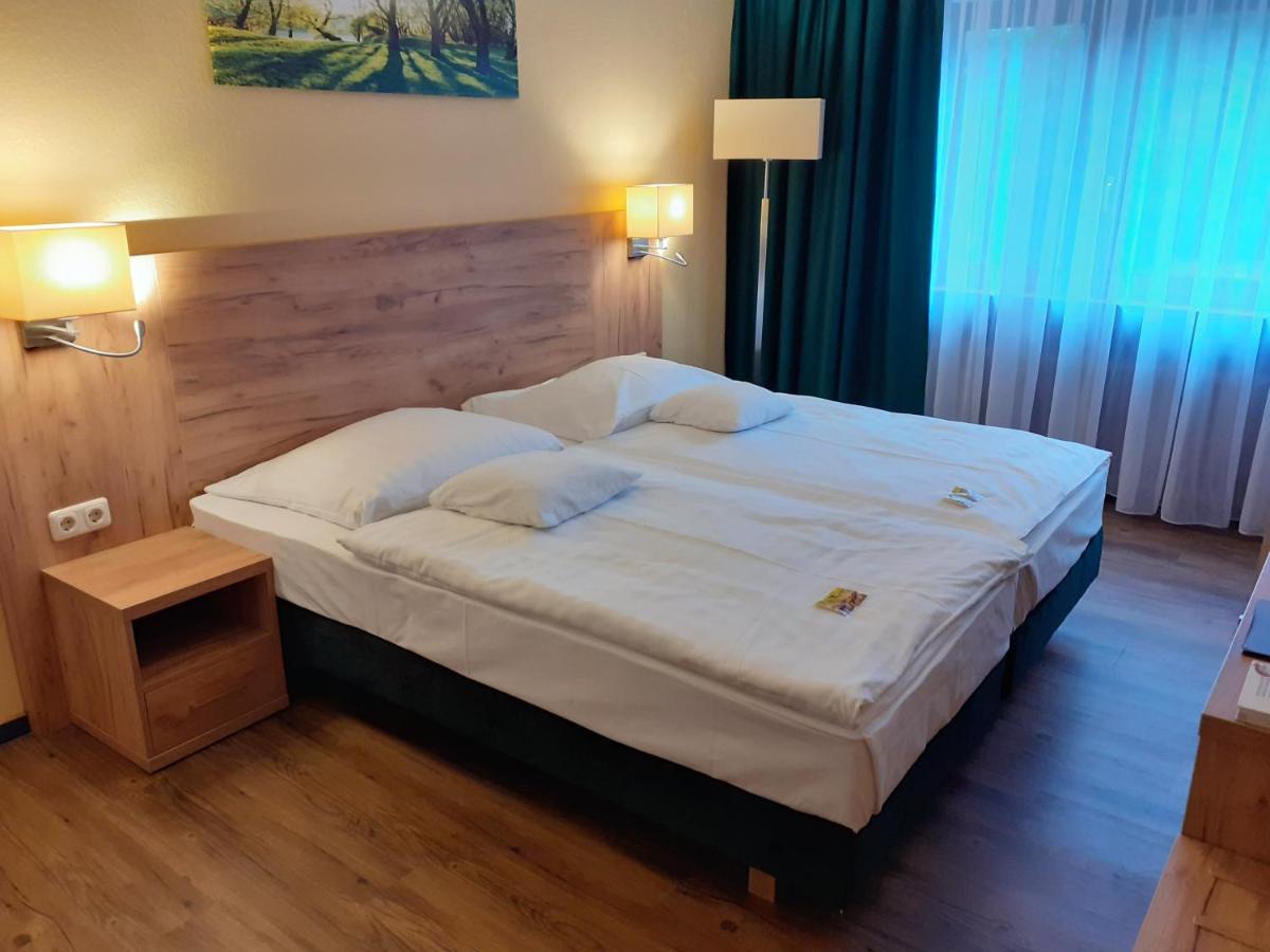 Land-Gut-Hotel Zum Alten Forsthaus - Aufladestation Fuer Elektroautos Hürtgenwald Exteriör bild