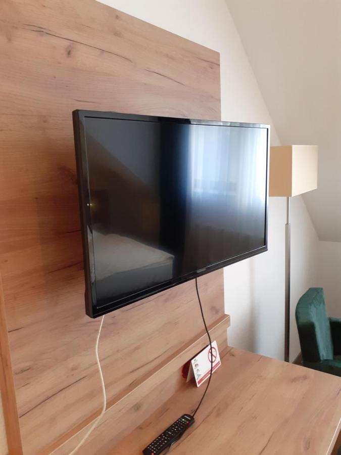 Land-Gut-Hotel Zum Alten Forsthaus - Aufladestation Fuer Elektroautos Hürtgenwald Exteriör bild