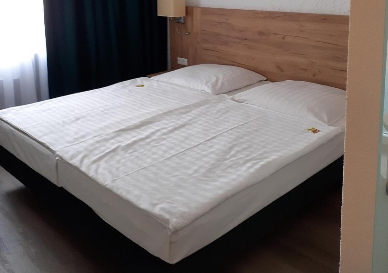 Land-Gut-Hotel Zum Alten Forsthaus - Aufladestation Fuer Elektroautos Hürtgenwald Exteriör bild
