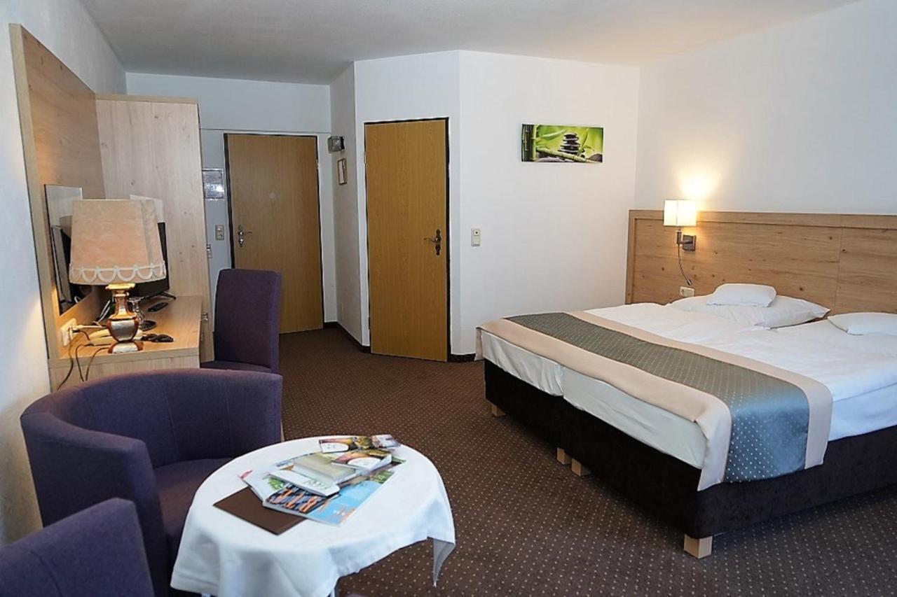 Land-Gut-Hotel Zum Alten Forsthaus - Aufladestation Fuer Elektroautos Hürtgenwald Exteriör bild
